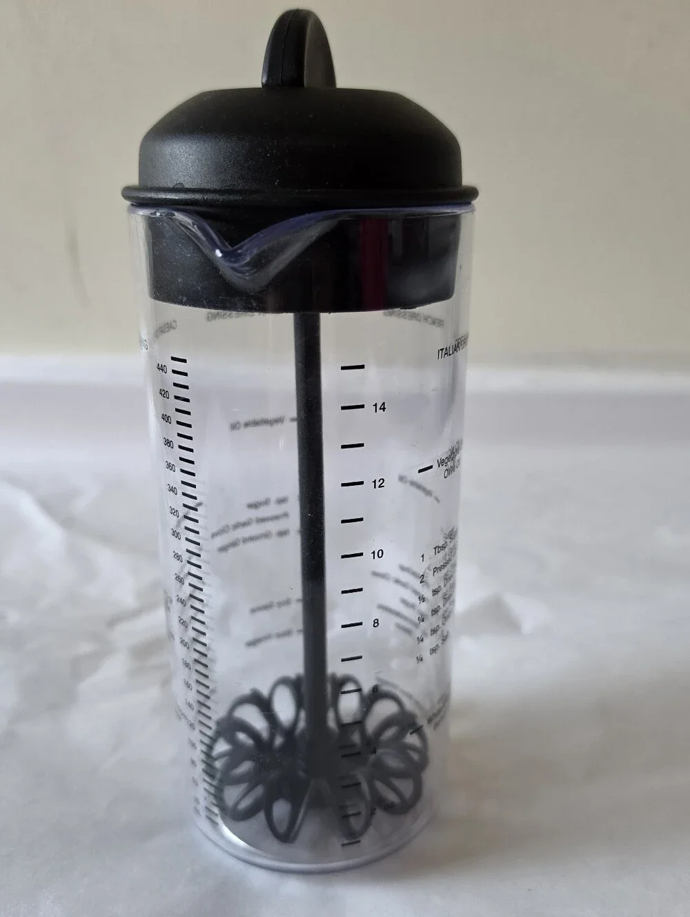 The Pampered Chef Measure Mix & Pour Salad Dressing Mixer Maker Retired #2265